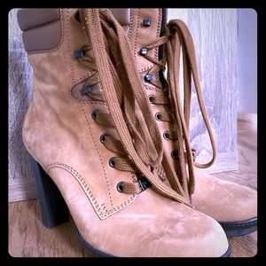 Tod’s women’s heeled boots